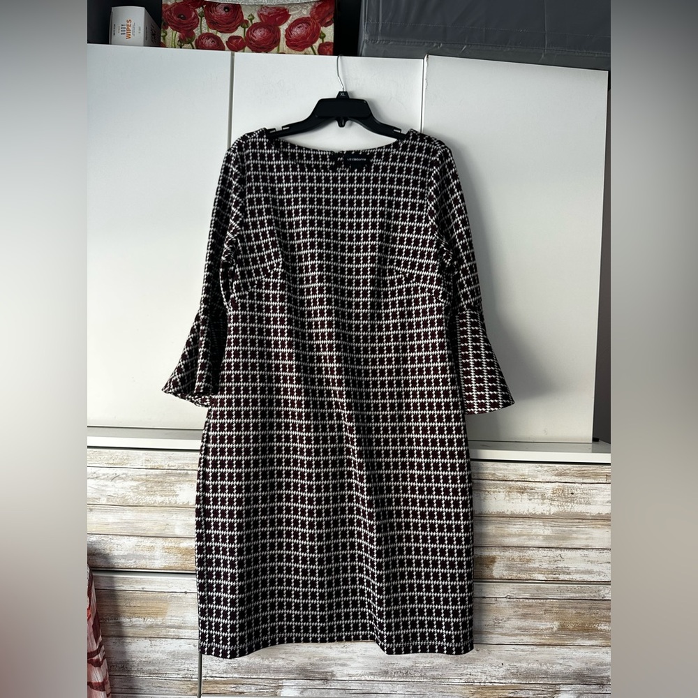 🍷 Liz Claiborne Burgundy Black White Houndstooth Bell Sleeve Dress 12